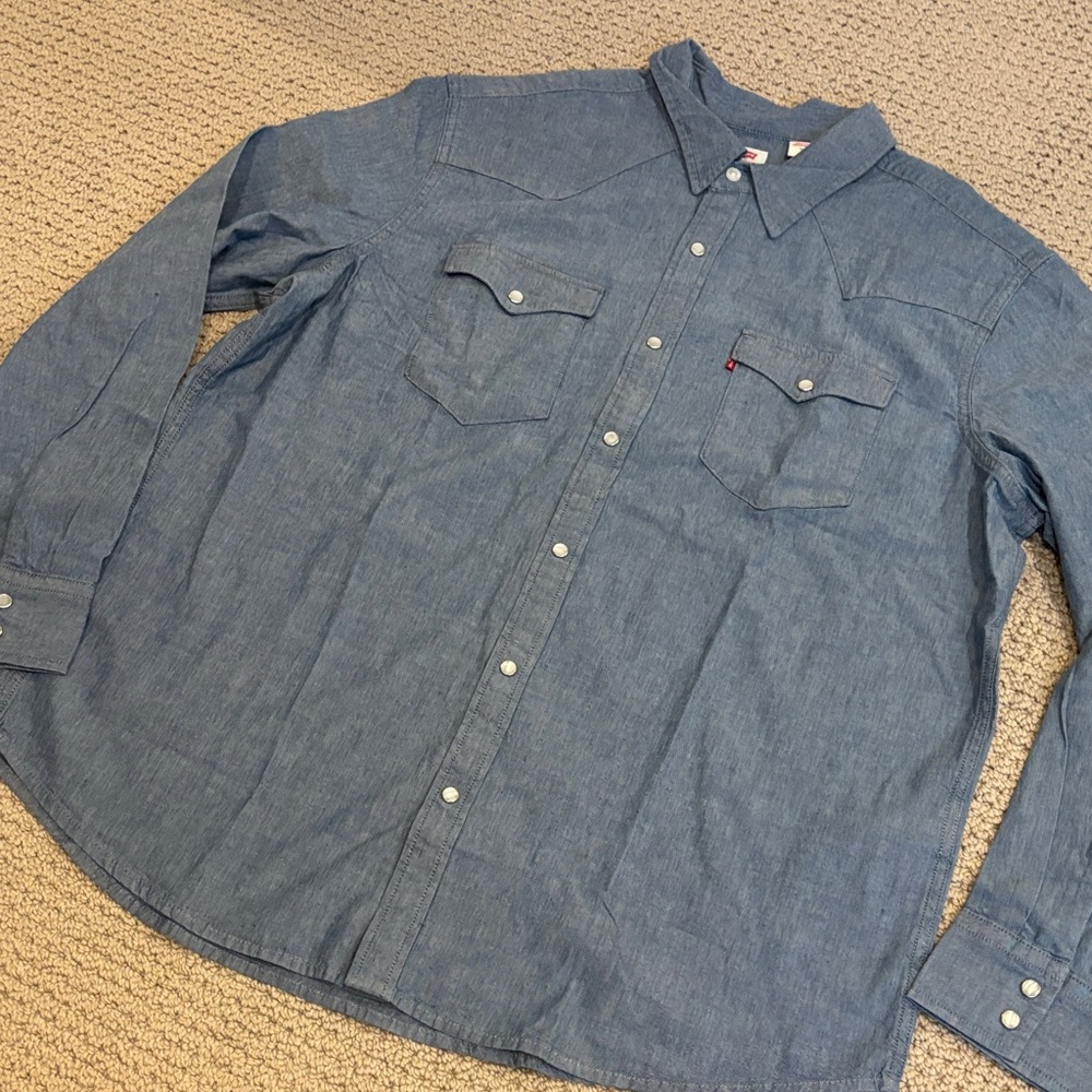 Levi's Men's Light Blue Chambray Shirt
